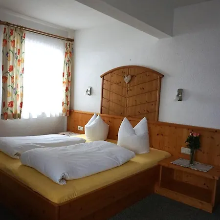 Hofer's Wiesenheim Apartment