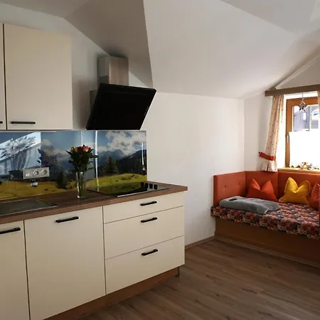 Hofer's Wiesenheim Apartment *