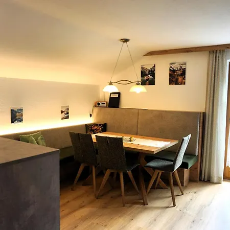 Hofer's Wiesenheim Apartment *